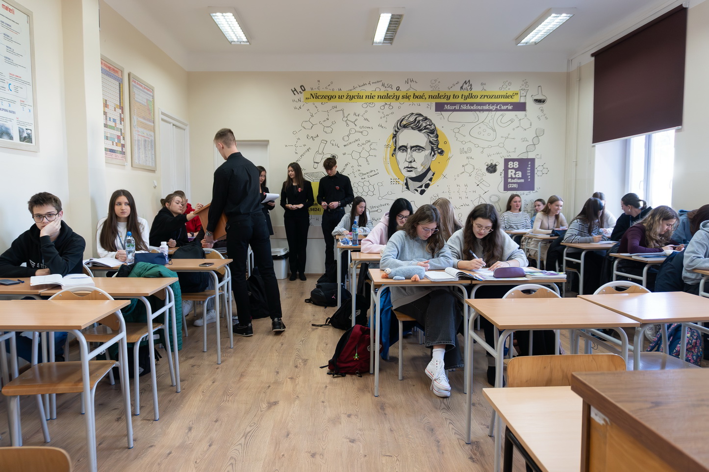 Zdjęcie 06.11.2025 Wybory (18 z 31)0c430246-206a-49c9-a38b-7ed47d480d00.jpg w galerii Wybory do Samorządu Uczniowskiego